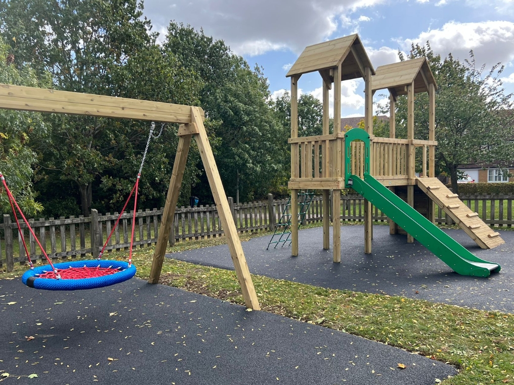 Kendal Meadow Playground Installation - whitstable playground company