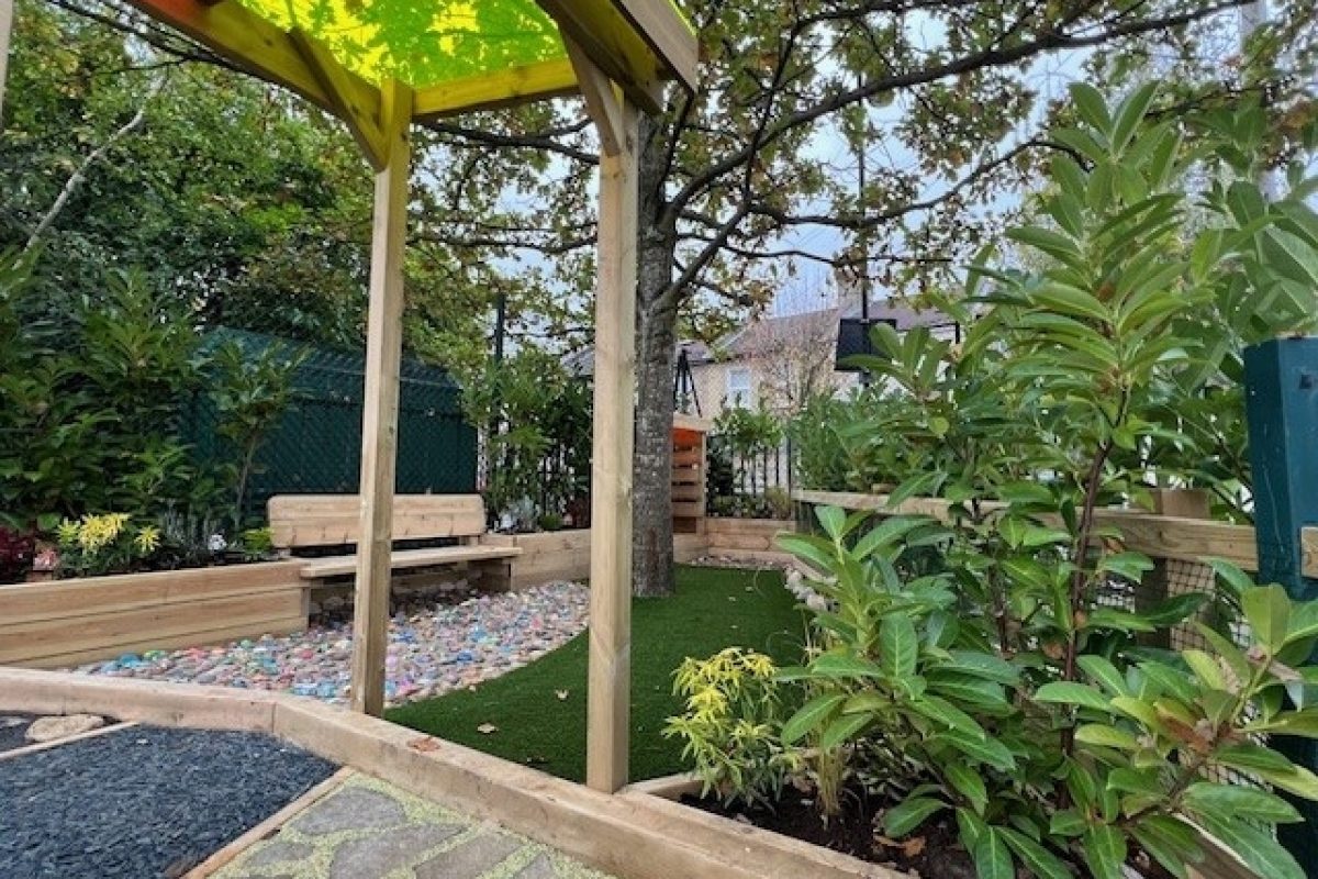 Downsell Pebbles – Playground Install in London Downsell Pebbles - Playground Install in London